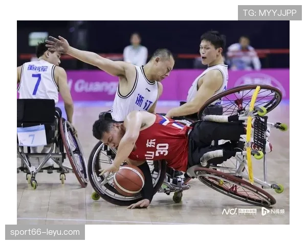 特奥会精彩瞬间闪耀赛场,运动员以勇气与希望点燃赛事盛宴 特奥会精彩瞬间闪耀赛场,运动员以勇气与希望点燃赛事盛宴